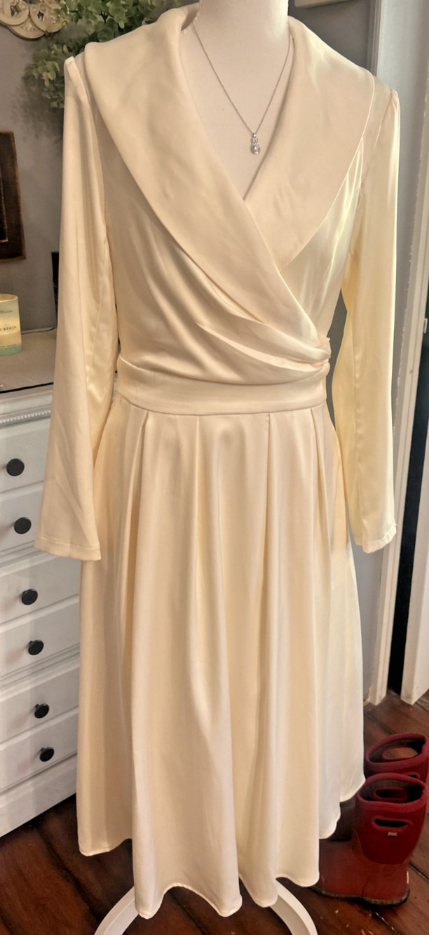 Wedding Dress rehearsal engagement Bride S Ivory Pockets Satin Gown L/S NWOT